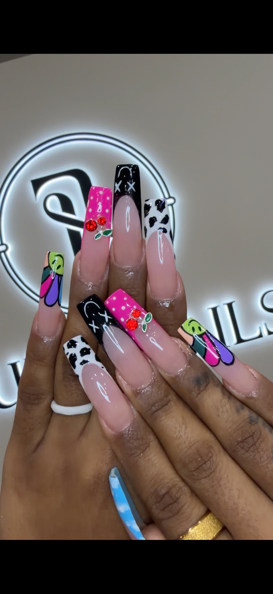 Luxe Nails gallery 1